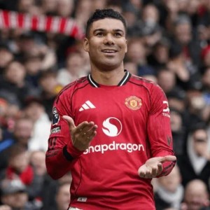 C罗力邀卡塞米罗加盟利雅得胜利，巴西中场成转会焦点|克里斯蒂亚诺·罗纳尔多|曼联|利雅得胜利足球俱乐部|马卡报|球队_新浪体育_新浪新闻