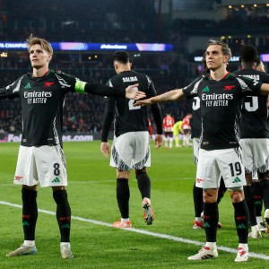 乐鱼体育下载-标晚报阿森纳伤情：厄德高和特罗萨德有望对阵勒沃库森时复出