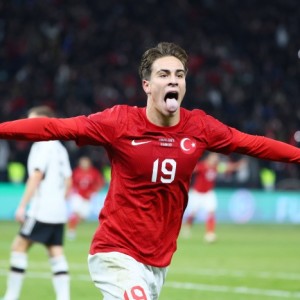 乐鱼官网-伊尔迪兹对阵科索沃禁区触球10次、成功过人4次，皆为全场最多